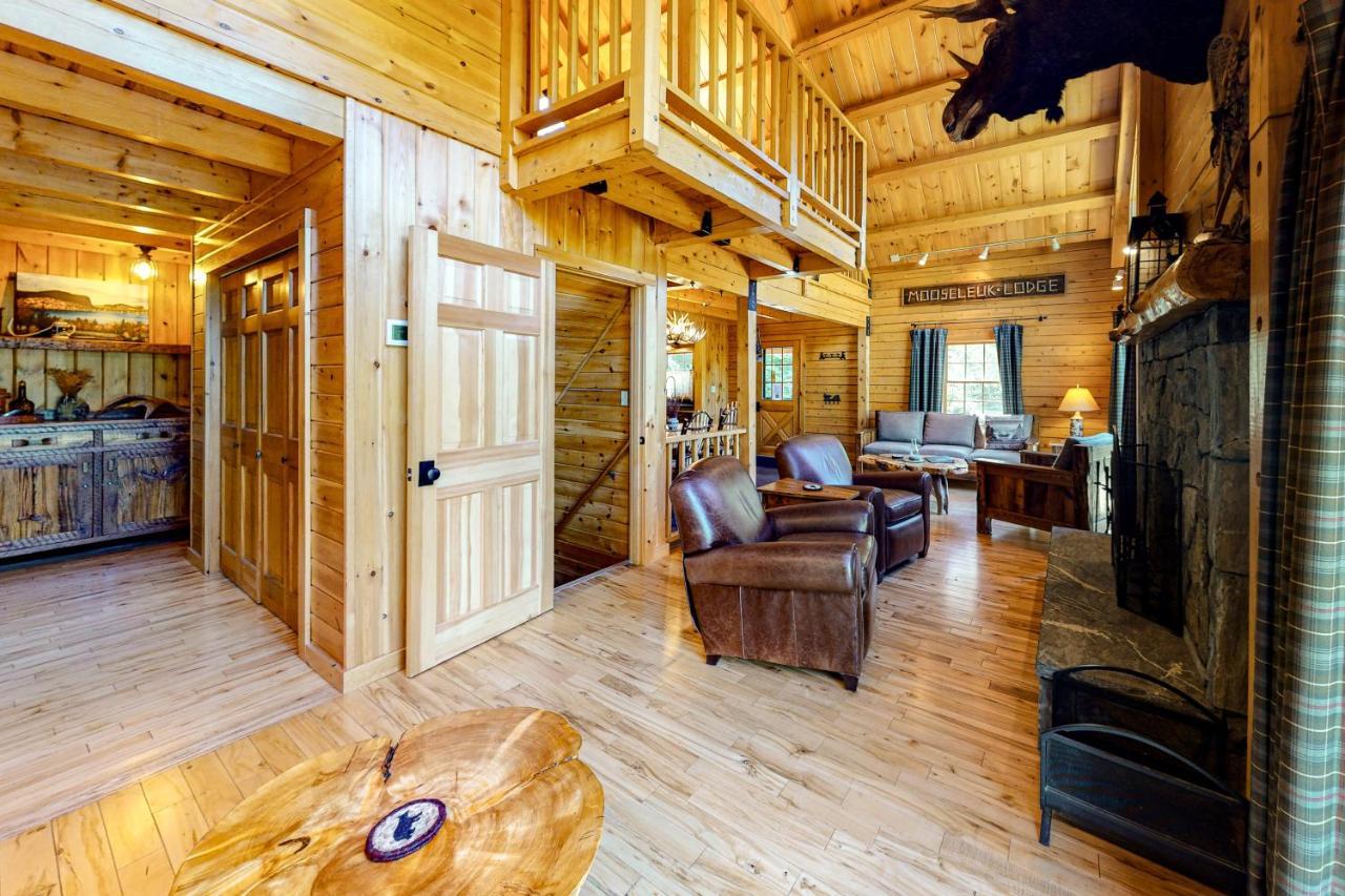 Mooseleuk Lodge The Highlands エクステリア 写真